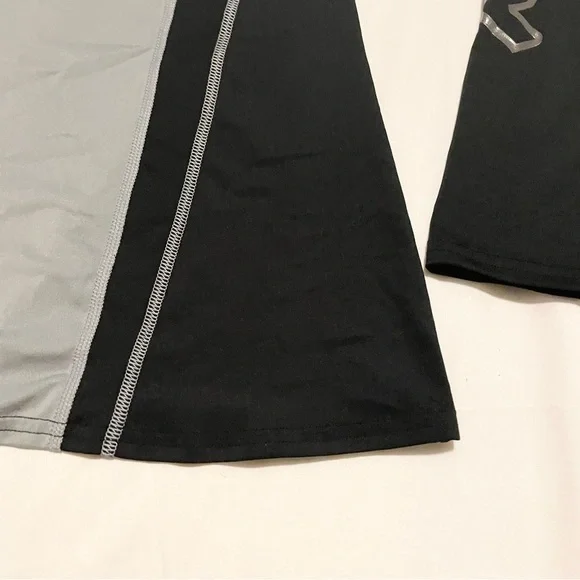 Under Armour Women's Black Long Sleeve Heatgear Top Size Small - Picture 15 of 16